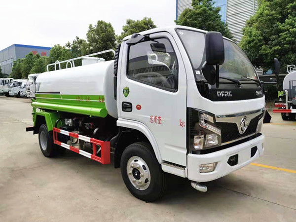 國六東風(fēng)小福瑞卡 5噸 灑水車